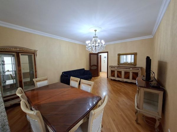 2 otaqlı mənzil kirayə verilir, 90 m², M.Mirqasımov 24, Bakı