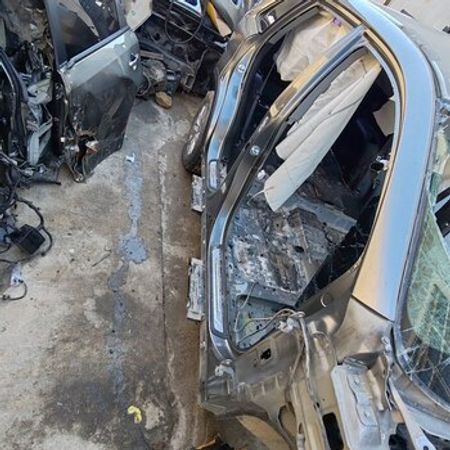 Kia Sorento 2009-2014 orta ehtiyat hissəsi