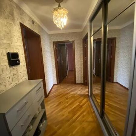 3-otaqlı Mənzil, İnşaatçılar M., 95 m²