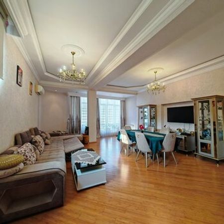 2-otaqlı Yeni Tikili Kirayə Verilir, Nəsimi R., 150 m²