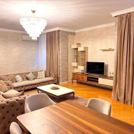 3-Otaqlı Yeni Tikili Kirayə Verilir, 28 May m., 140 m² – Azərbaycan – ucuztap.az