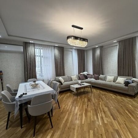 2-Otaqlı Yeni Tikili, 8 Noyabr pr., 100 m² – Azərbaycan – ucuztap.az