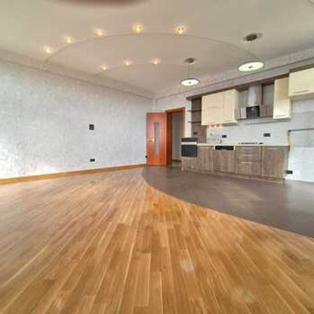 3-Otaqlı Yeni Tikili, İnşaatçılar m., 120 m² – Azərbaycan – ucuztap.az