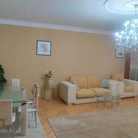 3-Otaqlı Yeni Tikili Kirayə Verilir, Nizami m., 150 m² – Azərbaycan – ucuztap.az