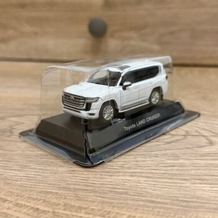 Toyota LC300 Kyosho 1:64 – Kolleksiya – ucuztap.az