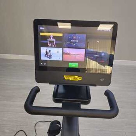 Velotrenajor Technogym Recline Live 5000 – İdman və asudə – ucuztap.az