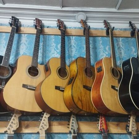 Akustik Gitara – Musiqi alətləri – ucuztap.az