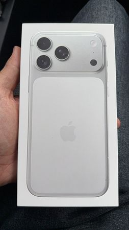 Apple iPhone 17 Pro Max Silver 256 GB – Bakı – ucuztap.az