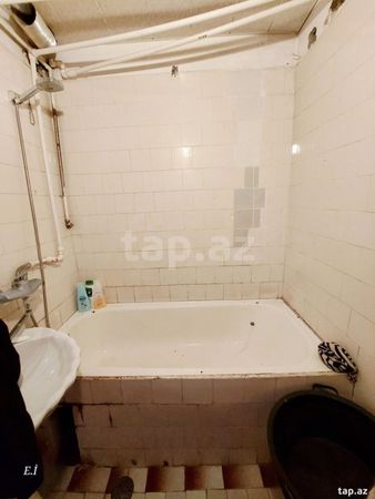 3 Otaqlı Mənzil, 70 M², Sumqayıt Ş. 10-cu Mikrorayon, Babək Küç – Sumqayıt – ucuztap.az