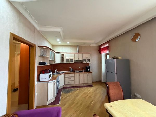 4 Otaqlı mənzil, 170 m², nesimi r, Bakı – Bakı – ucuztap.az