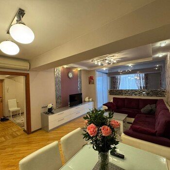 3-Otaqlı yeni tikili, Şamil Əzizbəyov küç., 90 m² – Kirayə verilir – ucuztap.az