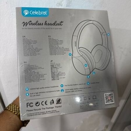 Qulaqlıq Celebrat a18 – Bakı – ucuztap.az