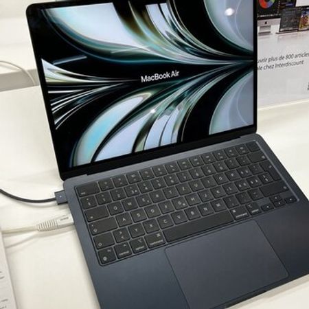 Apple Macbook Air 13inch M5 16/512GB Midnight – Bakı – ucuztap.az