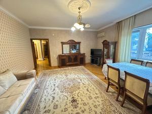 3 Otaqlı mənzil kirayə verilir, 130 m², Yasamal rayonu,Elmer mt/s-na,BDU-nun yanında 3otaqlı ev kirayə verilir., Bakı