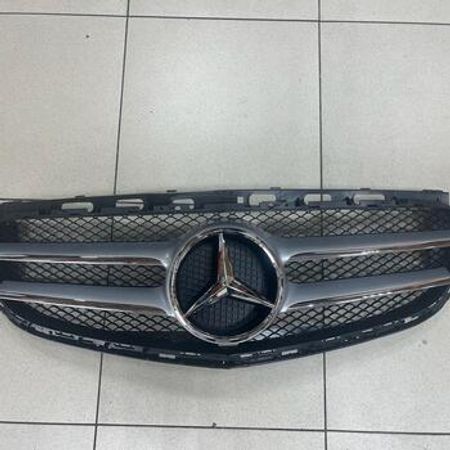 Mercedes W212 radiator barmaqlığı – Ehtiyat hissələri – ucuztap.az