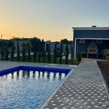 Bağ evi kirayə verilir, Mərdəkan qəs. – Villalar, bağ evləri – ucuztap.az