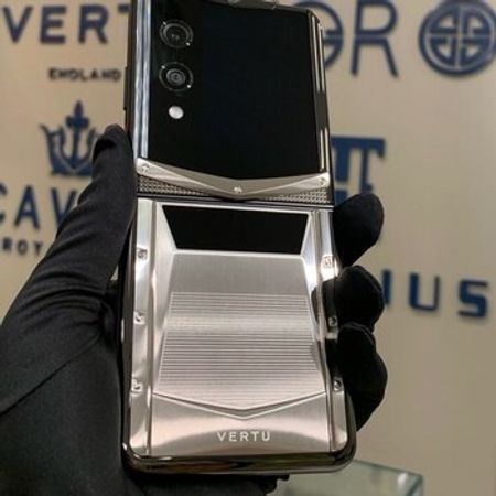 Vertu Quantum Flip Cyber Lau 2025 – Telefonlar – ucuztap.az