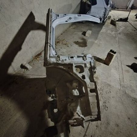 Hyundai Tucson 2005-2009 sağ hissəsi – Ehtiyat hissələri – ucuztap.az