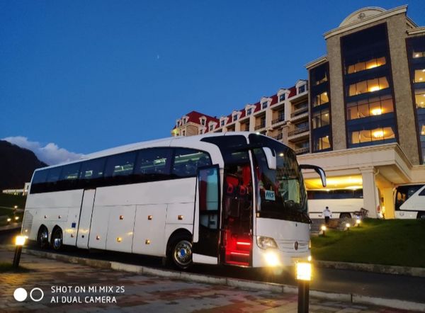 Mersedes Traveqo avtobus sifarişi – Bakı – ucuztap.az