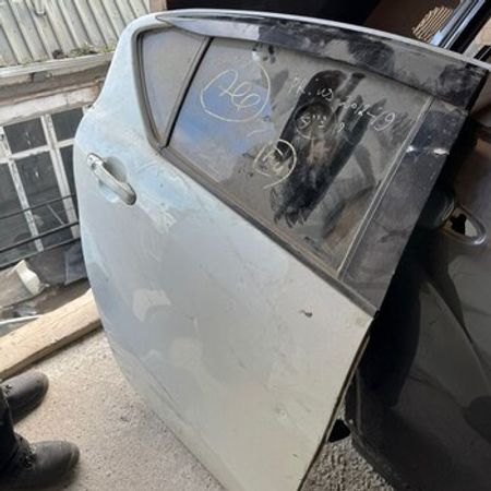 Toyota Aqua qapısı – Ehtiyat hissələri – ucuztap.az