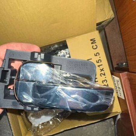 Nissan Qashqai qapı dəstəyi – Ehtiyat hissələri – ucuztap.az