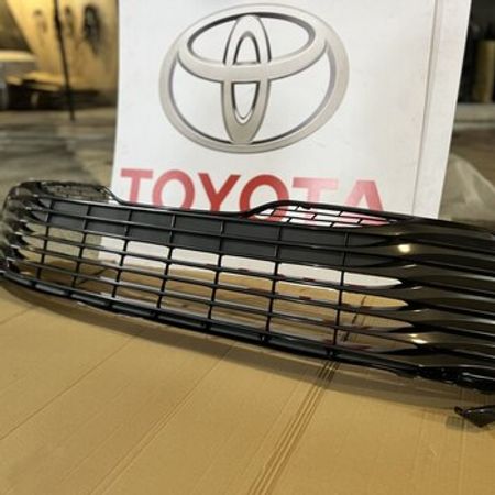 Toyota Camry 2018/2022 radiator barmaqlığı – Ehtiyat hissələri – ucuztap.az