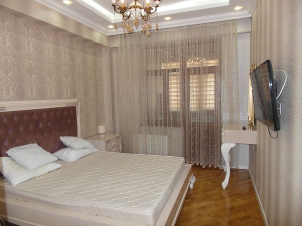 3 Otaqlı Mənzil Kirayə Verilir, 110 M², Heydər Əliyev Prospekti - 124, Bakı – Mənzillər – ucuztap.az