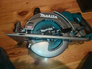 Makita 40V XGT arxa tutacaqlı diskli mişarı