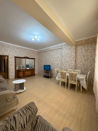 4 Otaqlı mənzil kirayə verilir, 140 m², Hüseyn Cavid pr., Bakı – Bakı – ucuztap.az