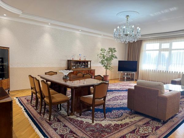 4 Otaqlı Mənzil Kirayə Verilir, 200 M², Fuad Ibrahimbeyov Küç. - 23, Bakı – Mənzillər – ucuztap.az