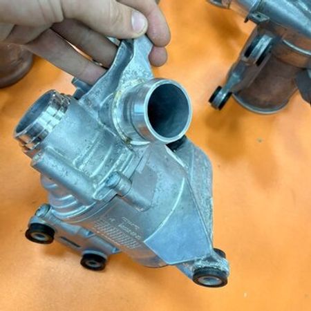 Mercedes su pompası – Ehtiyat hissələri – ucuztap.az