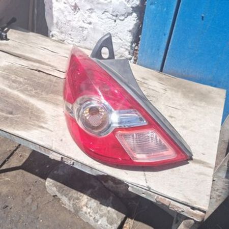 Nissan Tiida arxa stop işığı – Bakı – ucuztap.az
