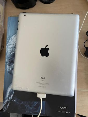 Apple iPad Gümüşü 16 GB/16 GB – Xətai r. – ucuztap.az