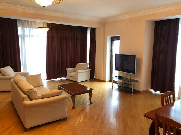 4 Otaqlı mənzil kirayə verilir, 162 m², Əhməd Cavad küç., Bakı – Bakı – ucuztap.az