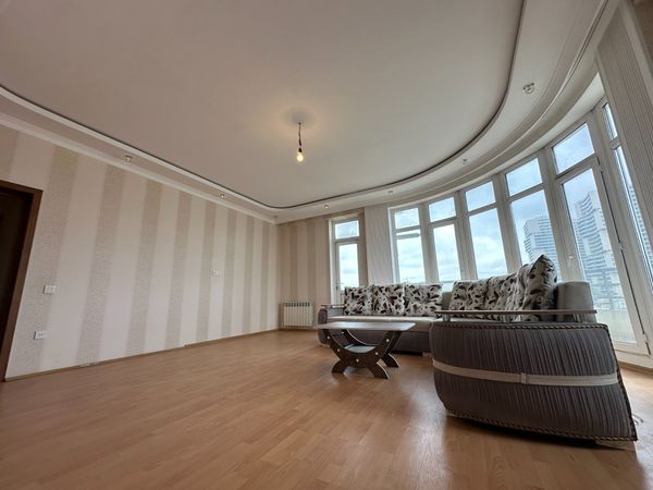 3 Otaqlı mənzil, 143 m², Yasamal r, Əbdülvahab Salamzadə, Bakı – Bakı – ucuztap.az