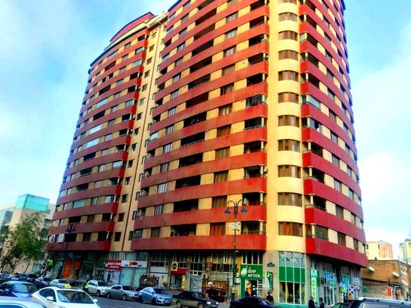 5 Otaqlı mənzil, 210 m², Azadlıq prospekti, Travmatologiyanın yaxınlığında,, Bakı – Mənzillər – ucuztap.az