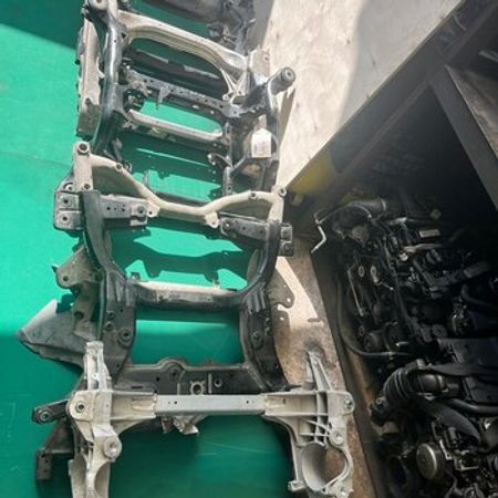 Mercedes W117 qabaq traversi – Bakı – ucuztap.az