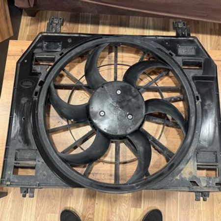 Land Rover Defender P400 elektro sərinkeş – Bakı – ucuztap.az