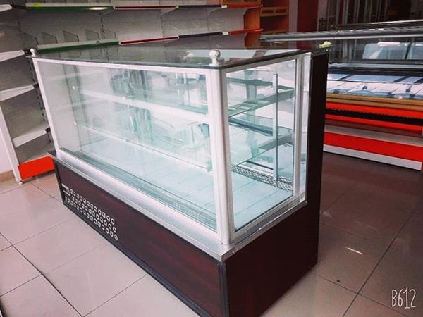 Soyuducu Şirniyyat satılır – Biznes üçün avadanlıq – ucuztap.az