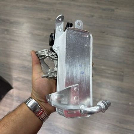 BMW G30 G20 G05 G06 G07 X5 X6 X7 sürətlər qutusunun radiatoru – Ehtiyat hissələri – ucuztap.az