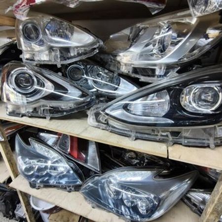 Toyota Aqua farası – Ehtiyat hissələri – ucuztap.az