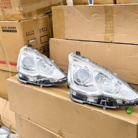 Toyota Aqua farası – Ehtiyat hissələri – ucuztap.az