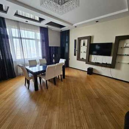 3-Otaqlı yeni tikili, 8 Noyabr m., 136 m² – Yeni tikili – ucuztap.az
