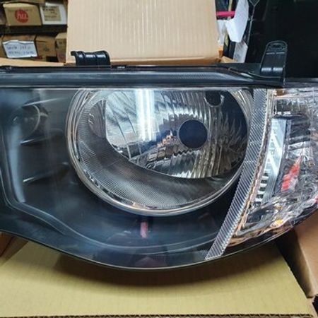 Mitsubishi L200 2007 ön farası – Ehtiyat hissələri – ucuztap.az