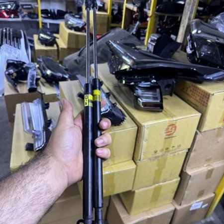 Toyota Prius baqaj amortizatoru – Ehtiyat hissələri – ucuztap.az