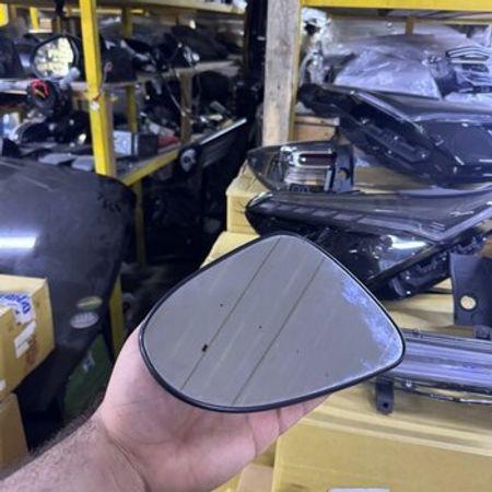 Toyota Aqua güzgü şüşəsi – Ehtiyat hissələri – ucuztap.az