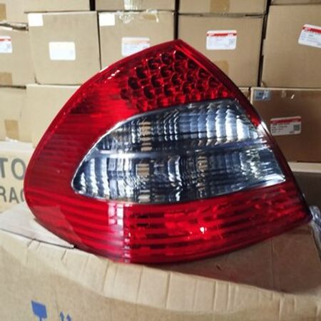 Mercedes W211 arxa stop işığı – Ehtiyat hissələri – ucuztap.az