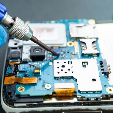 Telefon ustası tələb olunur – Bakı – ucuztap.az