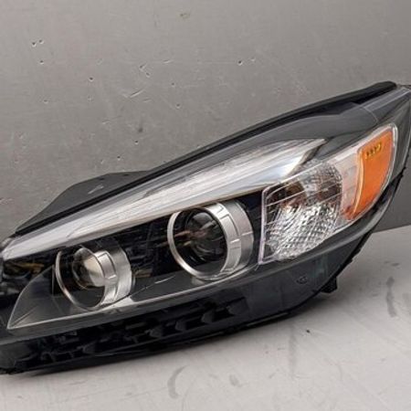 Kia Sorento 2015 ön farası – Ehtiyat hissələri – ucuztap.az