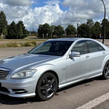 Mercedes W221 6.3 Amg yan ayaqaltısı 2216980354 – Ehtiyat hissələri – ucuztap.az